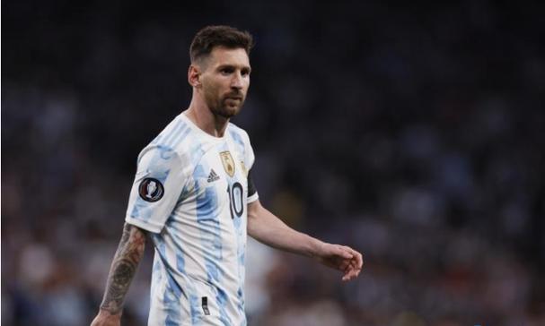 约基奇轰34+14仍无缘今日最佳！对不起，你碰到创纪录的字母哥了